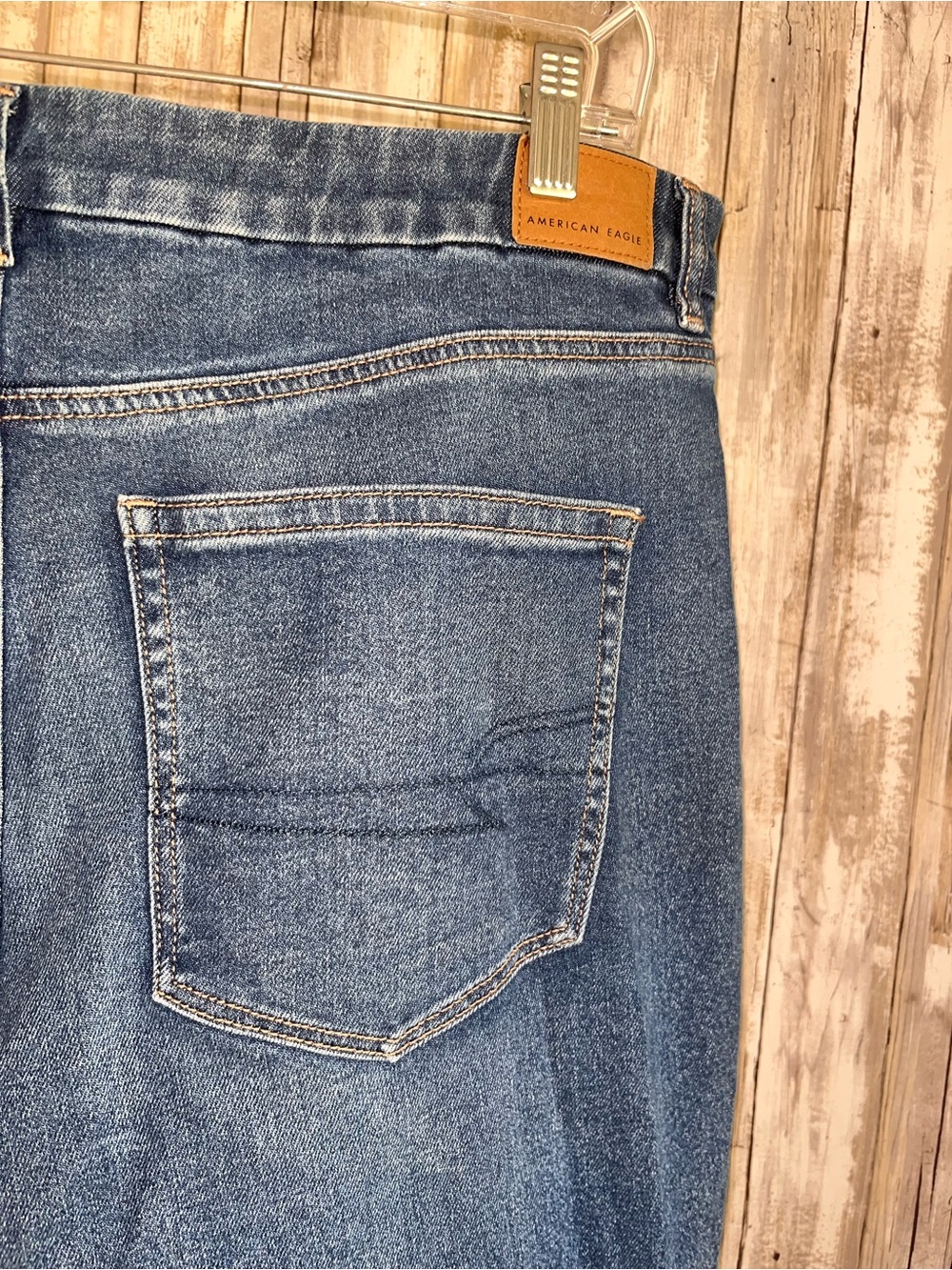 American Eagle Curvy Mom Jeans Size 18 High Rise Distressed Stretch NWT - Picture 6 of 7